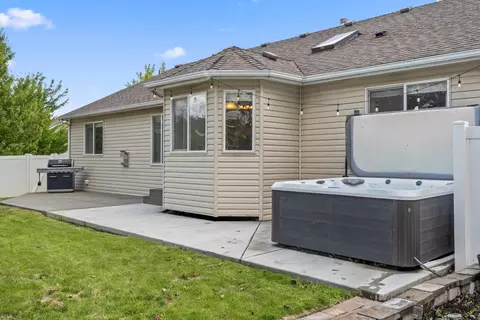 Exterior - 19525 E Knox Ave, Liberty Lake, WA 99016 photo 4 of 10