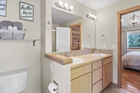 Bath - 19525 E Knox Ave, Liberty Lake, WA 99016 photo 1 of 5