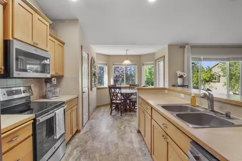 Kitchen - 19525 E Knox Ave, Liberty Lake, WA 99016 photo 1 of 2