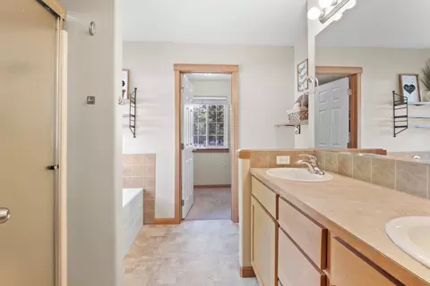 Bath - 19525 E Knox Ave, Liberty Lake, WA 99016 photo 2 of 5