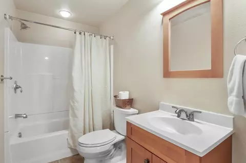 Bath - 19525 E Knox Ave, Liberty Lake, WA 99016 photo 5 of 5