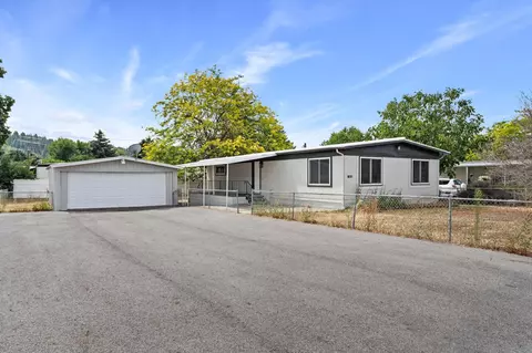 17408 E Coach Dr, Greenacres, WA 99016