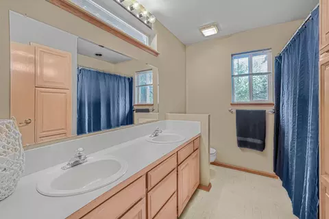 Bath - 12738 E Apache Pass Rd, Spokane, WA 99206 photo 3 of 6