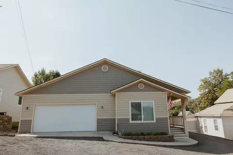 308 E Thorn St, Colfax, WA 99111 photo 1