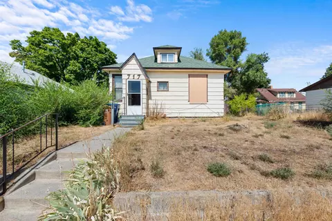 717 E Olympic Ave, Spokane, WA 99207 photo 2