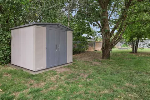 Exterior - 11105 E 8th Ave, Spokane Valley, WA 99206 photo 6 of 7