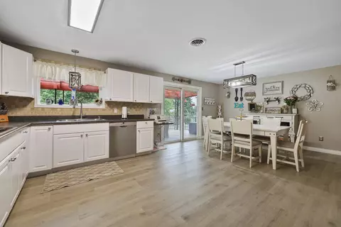 Kitchen - 11105 E 8th Ave, Spokane Valley, WA 99206 photo 1 of 1