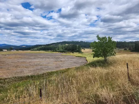 13 N Nnn N Peone Rd, Mead, WA 99021