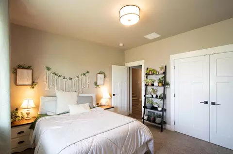 Bedroom - 1010 E Handy Rd, Colbert, WA 99005 photo 5 of 5
