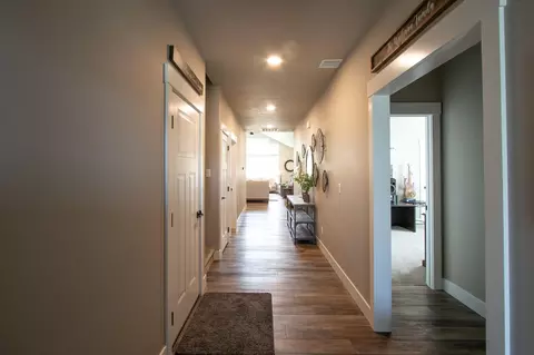 Entry Way - 1010 E Handy Rd, Colbert, WA 99005 photo 2 of 2