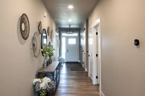 Entry Way - 1010 E Handy Rd, Colbert, WA 99005 photo 1 of 2