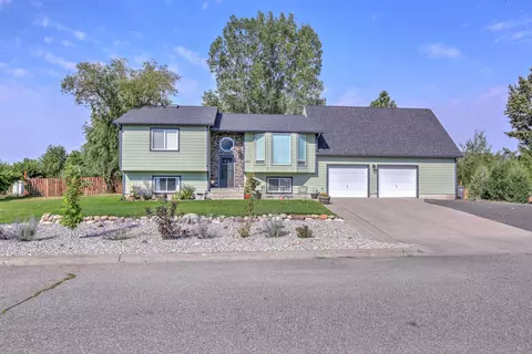 6015 N Blue Skies St, Newman Lake, WA 99025