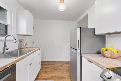 Kitchen - 7005 E 9th Ave, Spokane Valley, WA 99212 photo 2 of 4