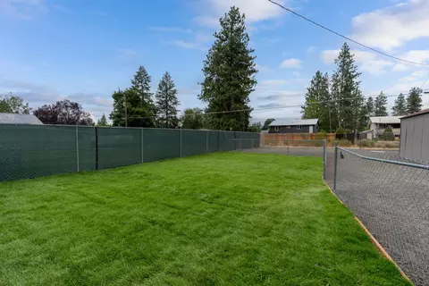 Exterior - 7005 E 9th Ave, Spokane Valley, WA 99212 photo 10 of 12