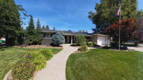 1726 W Toni Rae Dr, Spokane, WA 99218
