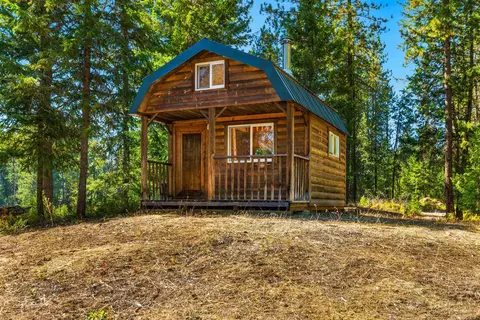 958 Harworth Rd, Newport, WA 99156