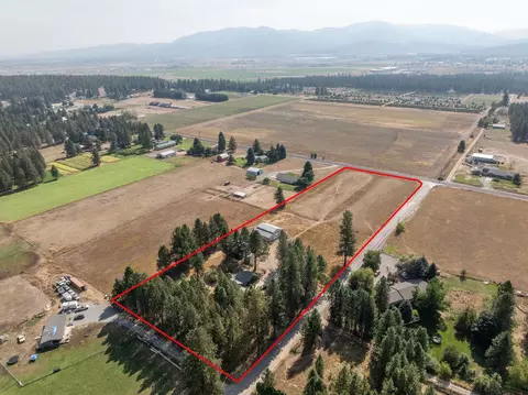 9510 N Mccoy Rd, Newman Lake, WA 99025