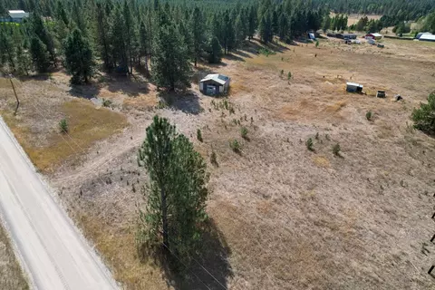 501 E Owens Dr, Chattaroy, WA 99003