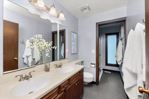 Bath - 1820 E Leona Dr, Spokane, WA 99208 photo 2 of 2