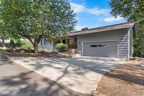 526 E Parkhill Dr, Spokane, WA 99208