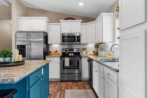 Kitchen - 823 E Silver Pine Rd, Colbert, WA 99005 photo 2 of 2
