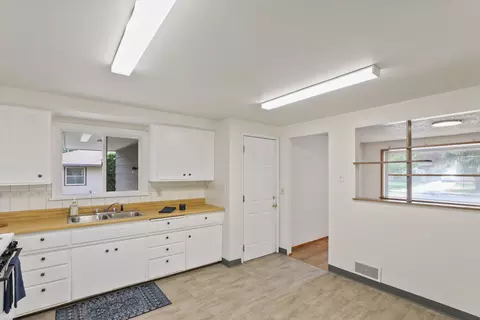 Kitchen - 3519 E 9th Ave, Spokane, WA 99208 photo 1 of 3
