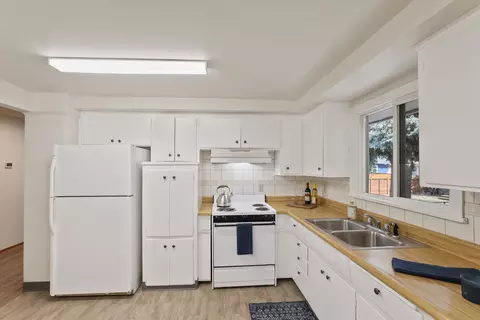 Kitchen - 3519 E 9th Ave, Spokane, WA 99208 photo 2 of 3