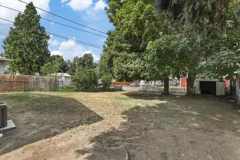 Exterior - 3519 E 9th Ave, Spokane, WA 99208 photo 4 of 4