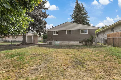 Exterior - 3519 E 9th Ave, Spokane, WA 99208 photo 3 of 4