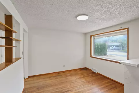 Living - 3519 E 9th Ave, Spokane, WA 99208 photo 3 of 4