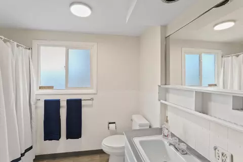 Bath - 3519 E 9th Ave, Spokane, WA 99208 photo 2 of 2