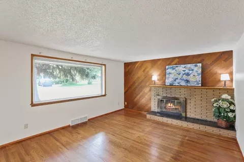 Living - 3519 E 9th Ave, Spokane, WA 99208 photo 1 of 4