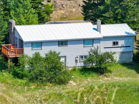21951 N Leclerc Rd, Cusick, WA 99119