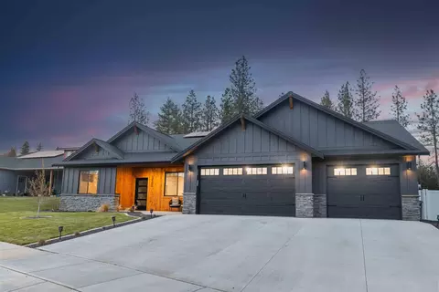 3427 E Yearling Rd, Chattaroy, WA 99003