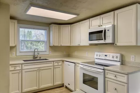 1848 E Marshall Ave, Spokane, WA 99207 photo 5