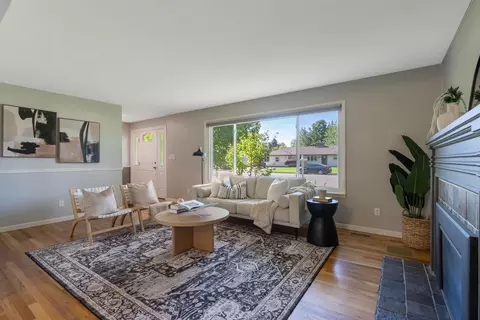 Living - 12511 E 19th Ave, Spokane Valley, WA 99216 photo 4 of 9