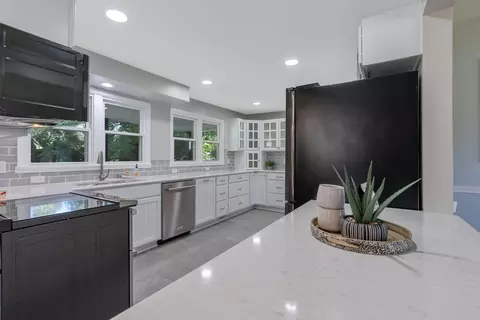 Kitchen - 12511 E 19th Ave, Spokane Valley, WA 99216 photo 1 of 7