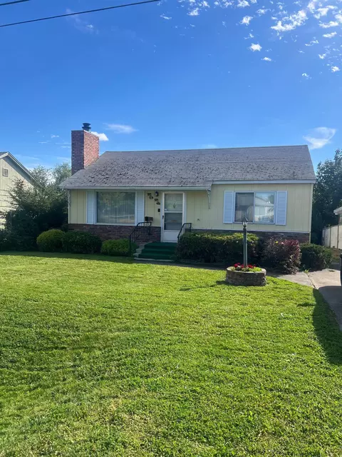 Exterior - 2924 Euclid Ave, Spokane, WA 99207 photo 3 of 8
