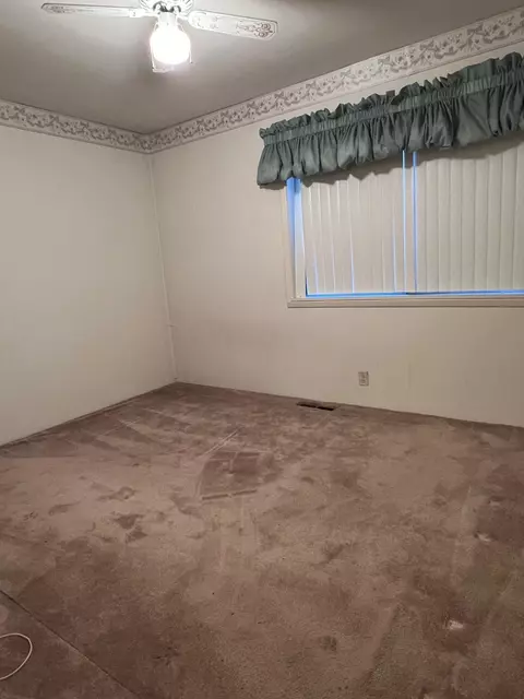 Bedroom - 2924 Euclid Ave, Spokane, WA 99207 photo 1 of 2
