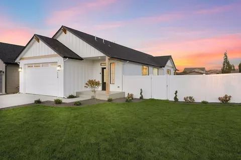 129 S Lone Tree St, Spokane Valley, WA 99016
