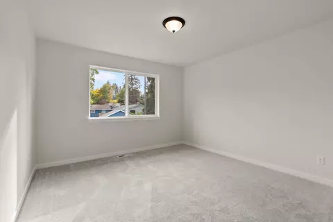 Bedroom - 2120 E 33rd Ave, Spokane, WA 99203 photo 5 of 7