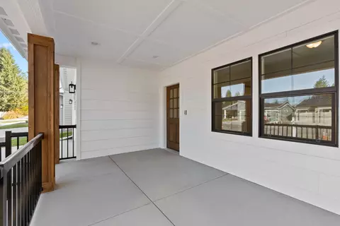 Exterior - 2120 E 33rd Ave, Spokane, WA 99203 photo 5 of 9