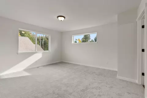 Bedroom - 2120 E 33rd Ave, Spokane, WA 99203 photo 3 of 7