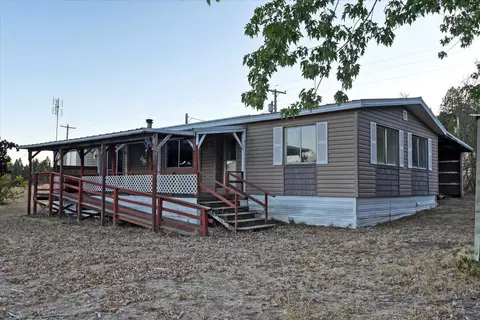 29404 N Dunn Rd, Chattaroy, WA 99003