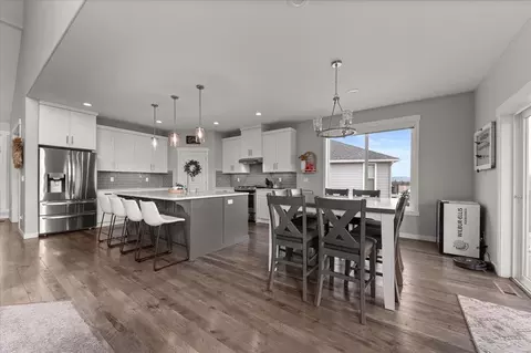 Kitchen - 9505 W Masters Ln, Cheney, WA 99004 photo 2 of 3