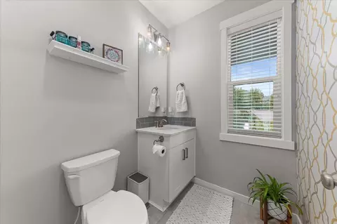 Bath - 9505 W Masters Ln, Cheney, WA 99004 photo 3 of 4