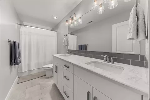Bath - 9505 W Masters Ln, Cheney, WA 99004 photo 4 of 4