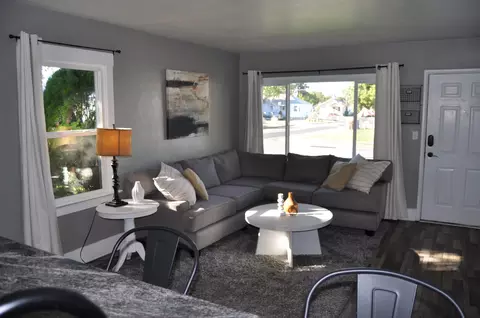 Living - 804 E Hoffman Ave, Spokane, WA 99207 photo 2 of 2