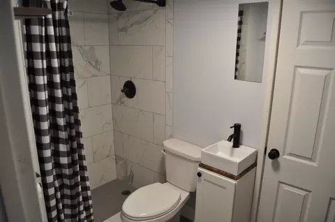 Bath - 804 E Hoffman Ave, Spokane, WA 99207 photo 2 of 2