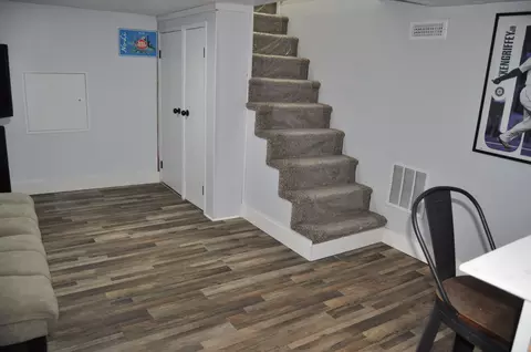 Entry Way - 804 E Hoffman Ave, Spokane, WA 99207 photo 4 of 5